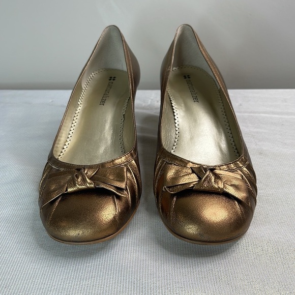 Naturalizer Bronze Metallic Kitten Heel Pumps Bow Toe Genuine Leather 8.5 - Picture 2 of 10